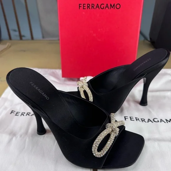 FERAGAMO Amy X5 Mules - Picture 7 of 9